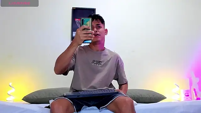 blorelopez online show from 04-23-26, 03:47