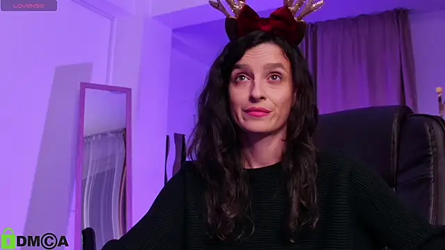 AnnaHarperX online show from 11-19-25, 05:35