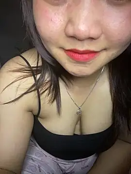 Snapshot of Sunset-yll chatting on 05-15-26, 01:51 Sunset-yll online show from 05-15-26, 01:51