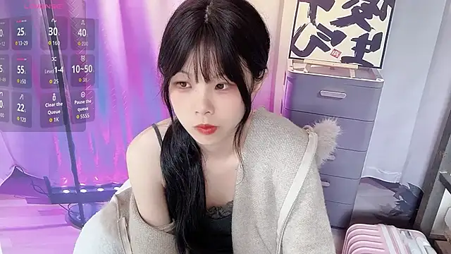 Snapshot of bunny-- chatting on 12-03-25, 05:04 bunny-- online show from 12-03-25, 05:04