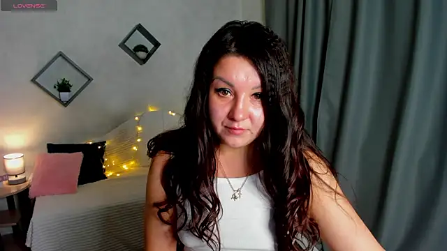 Snapshot of still__her chatting on 11-24-25, 01:49 still her online show from 11-24-25, 01:49