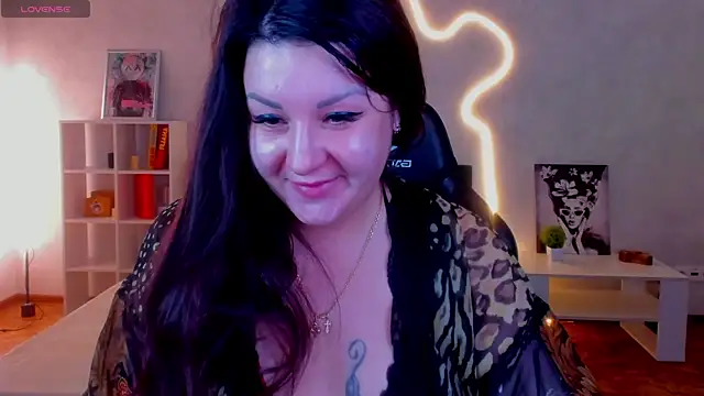 Snapshot of still__her chatting on 11-25-25, 01:38 still her online show from 11-25-25, 01:38