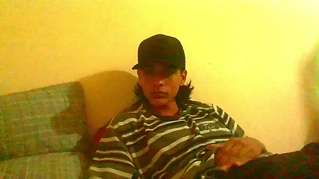 Snapshot of teoo_11 chatting on 05-12-26, 04:20 teoo 11 online show from 05-12-26, 04:20