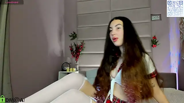 LiraRevery online show from 12-22-25, 11:13