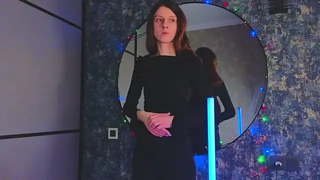 VelvetNyxen online show from 12-21-25, 02:35