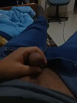 Snapshot of ouchenshadow2975 chatting on 11-24-25, 08:41 ouchenshadow2975 online show from 11-24-25, 08:41