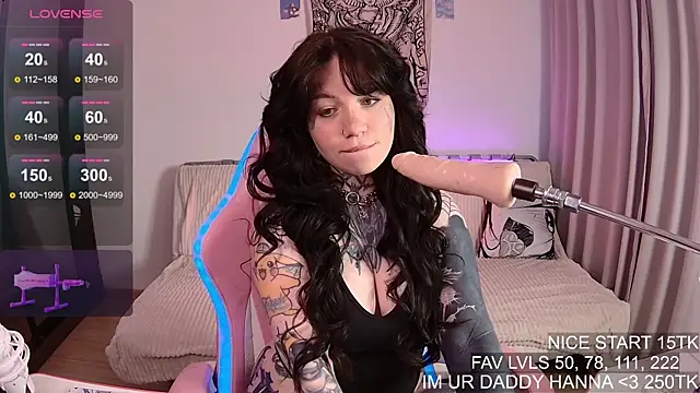 Snapshot of hanna_baeee chatting on 11-21-25, 12:26 hanna baeee online show from 11-21-25, 12:26