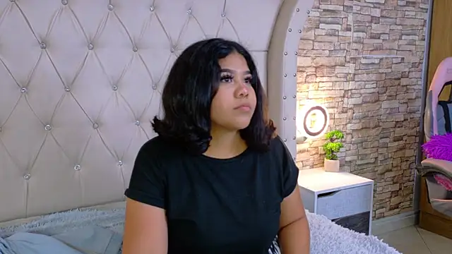 Amanda Mooree online show from 04-28-26, 03:22