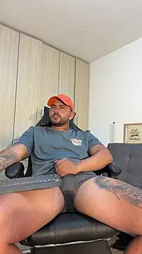 Snapshot of david10kc chatting on 11-30-25, 04:16 david10kc online show from 11-30-25, 04:16