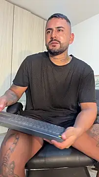 Snapshot of david10kc chatting on 12-03-25, 03:58 david10kc online show from 12-03-25, 03:58