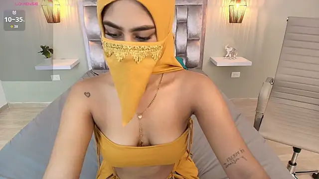 Snapshot of Natash_khalal chatting on 11-29-25, 09:29 Natash khalal online show from 11-29-25, 09:29