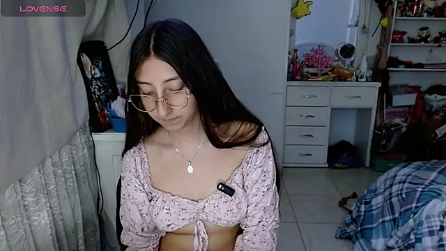 Snapshot of Nanylux chatting on 01-17-26, 02:49 Nanylux online show from 01-17-26, 02:49