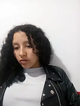 Snapshot of pettymoon1 chatting on 12-13-25, 09:42 pettymoon1 online show from 12-13-25, 09:42