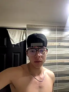 Snapshot of Handsome_boys69 chatting on 12-01-25, 01:43 Handsome boys69 online show from 12-01-25, 01:43