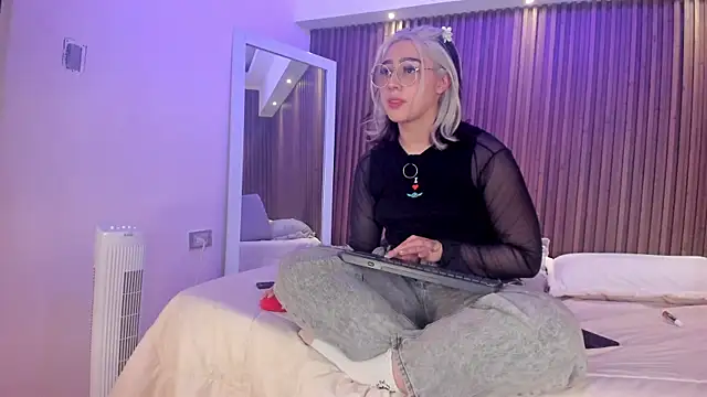 GabyRose9 online show from 04-22-26, 07:37