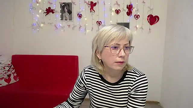 LaurenWishy online show from 02-08-26, 05:33