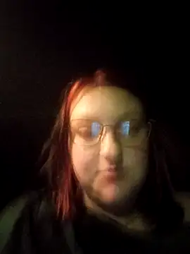 Snapshot of living420 chatting on 11-28-25, 04:04 living420 online show from 11-28-25, 04:04