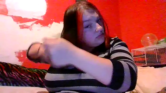 Snapshot of living420 chatting on 12-04-25, 03:38 living420 online show from 12-04-25, 03:38