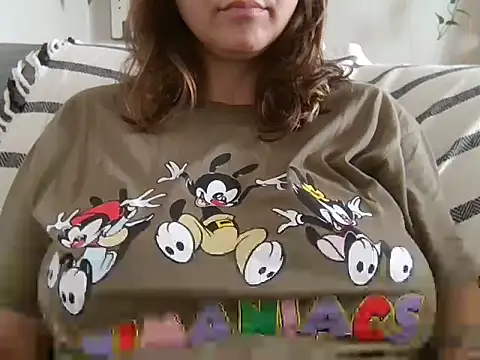 Snapshot of xxxluana chatting on 12-01-25, 04:23 xxxluana online show from 12-01-25, 04:23