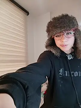 Apolo Ushi online show from 11-21-25, 09:24