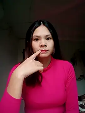 Snapshot of quynhquynh_ chatting on 12-16-25, 01:32 quynhquynh online show from 12-16-25, 01:32