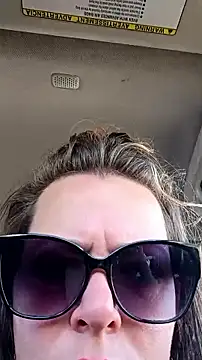 Snapshot of whitecream88 chatting on 12-15-25, 06:01 whitecream88 online show from 12-15-25, 06:01