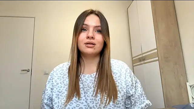 Snapshot of ShaGruninger chatting on 11-19-25, 10:04 ShaGruninger online show from 11-19-25, 10:04