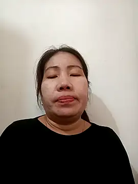 Snapshot of Reema_143 chatting on 12-02-25, 05:24 Reema 143 online show from 12-02-25, 05:24