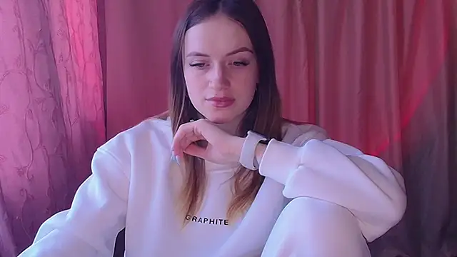 Illa May online show from 03-09-26, 10:41