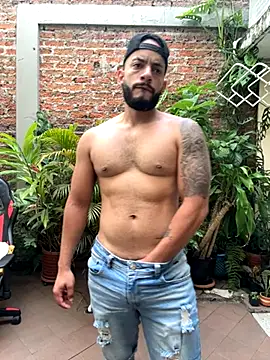 Snapshot of Mike_savage3 chatting on 11-29-25, 12:30 Mike savage3 online show from 11-29-25, 12:30