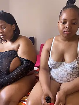 Snapshot of CamilaXXX20 chatting on 11-21-25, 11:42 CamilaXXX20 online show from 11-21-25, 11:42