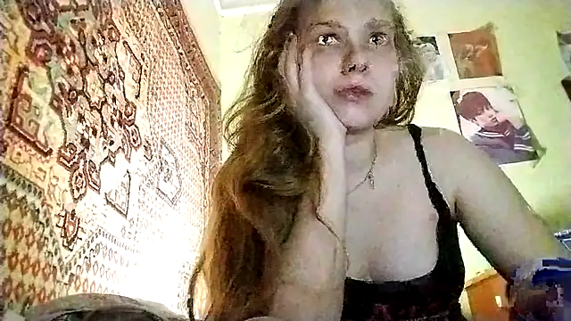 Snapshot of KikiBang chatting on 12-16-25, 07:52 KikiBang online show from 12-16-25, 07:52