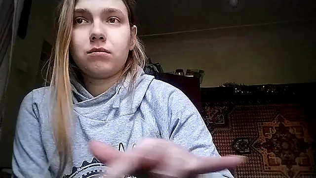 KikiBang online show from 12-23-25, 08:45