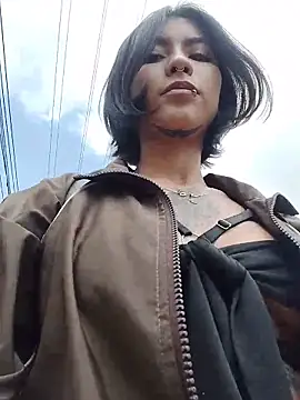 Snapshot of Zoe_addiction chatting on 12-17-25, 05:30 Zoe addiction online show from 12-17-25, 05:30