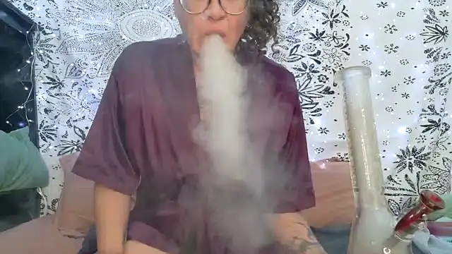 Snapshot of sareberr420 chatting on 02-04-26, 04:35 sareberr420 online show from 02-04-26, 04:35