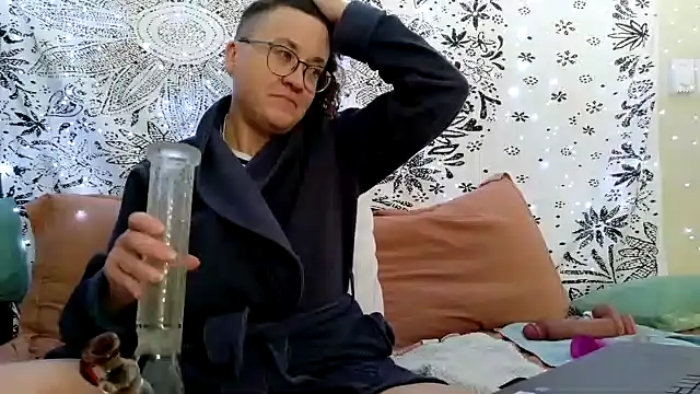 Snapshot of sareberr420 chatting on 02-08-26, 03:26 sareberr420 online show from 02-08-26, 03:26