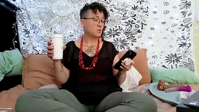 Snapshot of sareberr420 chatting on 02-12-26, 03:07 sareberr420 online show from 02-12-26, 03:07