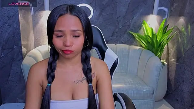 Snapshot of Sofia_Tx_ chatting on 11-24-25, 12:49 Sofia Tx online show from 11-24-25, 12:49