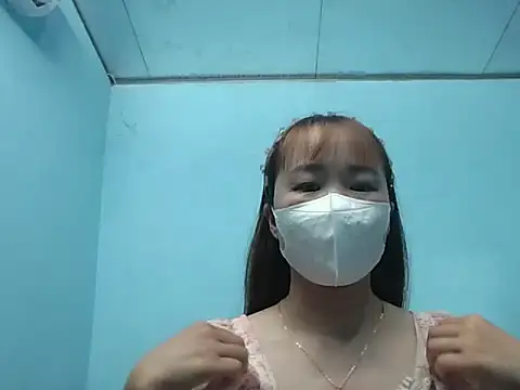 LinhChi09 online show from 06-11-26, 07:28