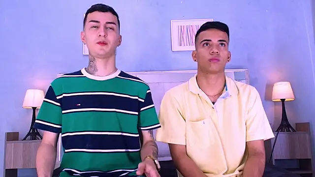 Snapshot of DamianAndMAximoo chatting on 12-17-25, 06:47 DamianAndMAximoo online show from 12-17-25, 06:47