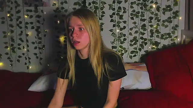 Cute Beautiful Princess online show from 12-04-25, 11:13