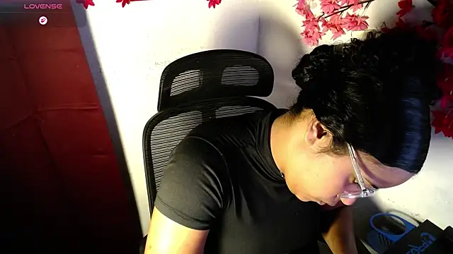 Snapshot of chleo_rosse chatting on 07-28-26, 07:39 chleo rosse online show from 07-28-26, 07:39