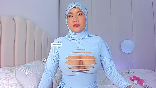 Amira-Zahra online show from 04-25-26, 10:07