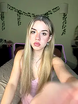 Snapshot of PurrAliceX chatting on 11-21-25, 04:27 PurrAliceX online show from 11-21-25, 04:27