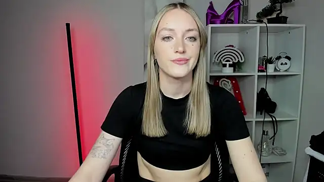 EvelynBlond online show from 03-02-26, 07:15