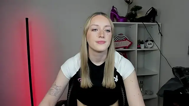 EvelynBlond online show from 03-25-26, 01:39