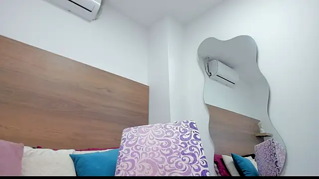 selenaflamemj online show from 04-15-26, 07:58