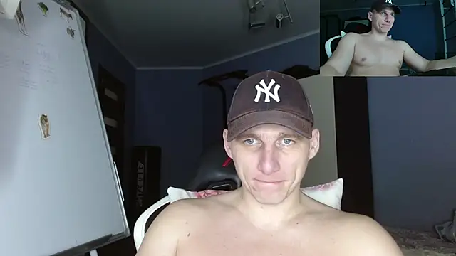 Snapshot of Poliglotjoe1 chatting on 11-27-25, 04:25 Poliglotjoe1 online show from 11-27-25, 04:25