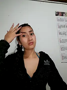 Snapshot of Marilyn_1-2 chatting on 12-17-25, 01:11 Marilyn 1-2 online show from 12-17-25, 01:11