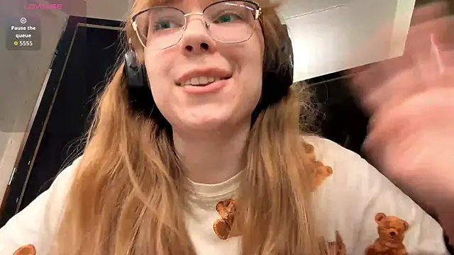 LouettaTornese online show from 12-17-25, 01:50